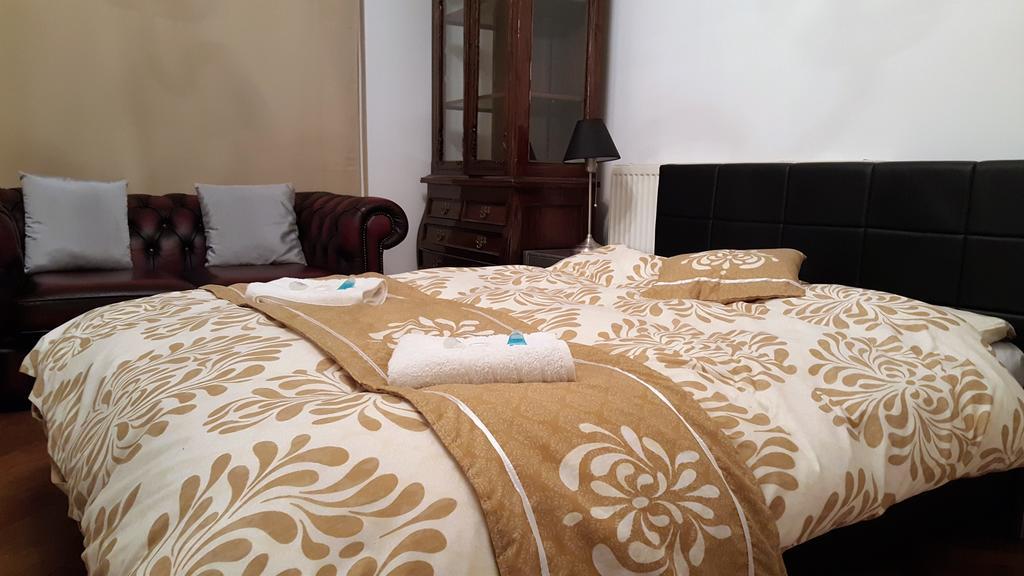 Oyo Guest House Ellipse Whetstone Værelse billede