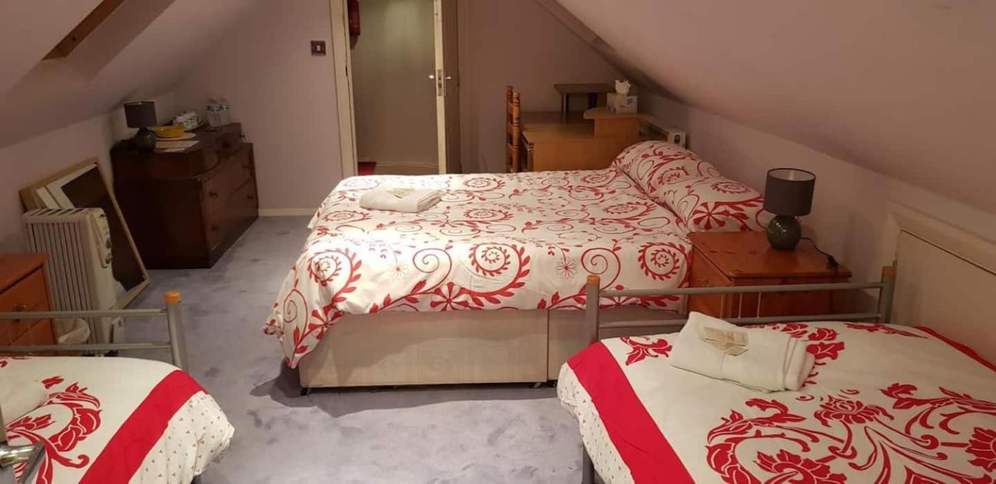 Oyo Guest House Ellipse Whetstone Eksteriør billede